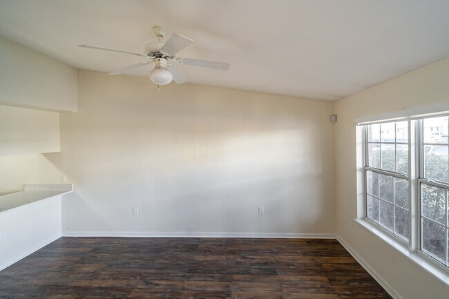 Photo - 2738 W Tharpe St