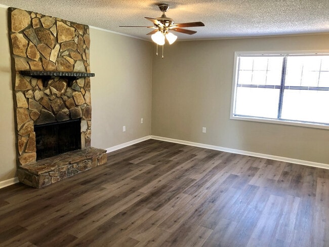 Photo - 3206 Kings View Ct