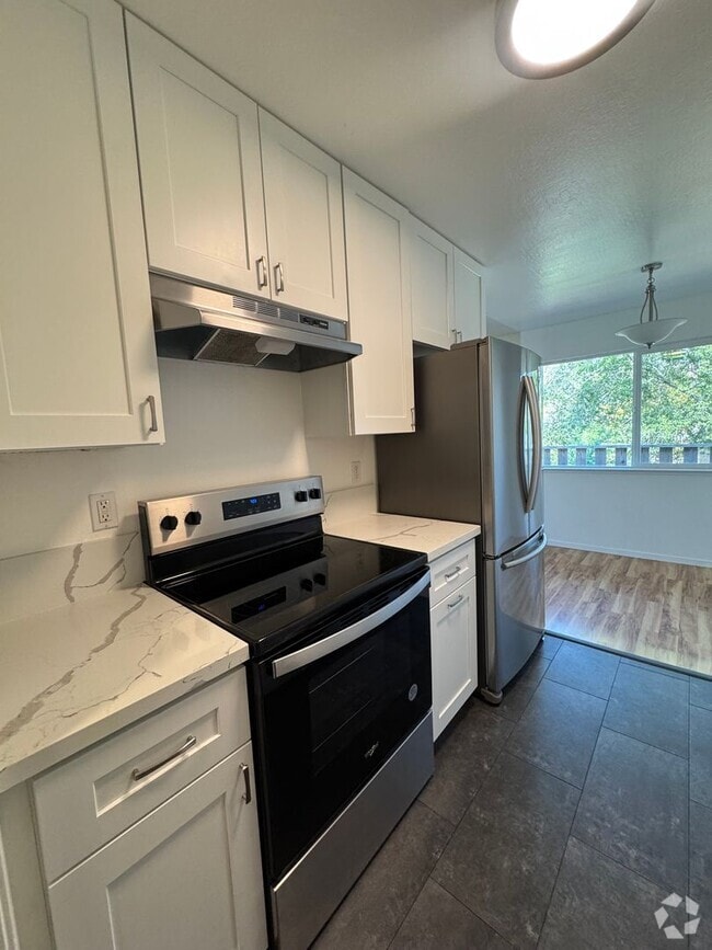 Building Photo - 455 Plum St Unit B Rental
