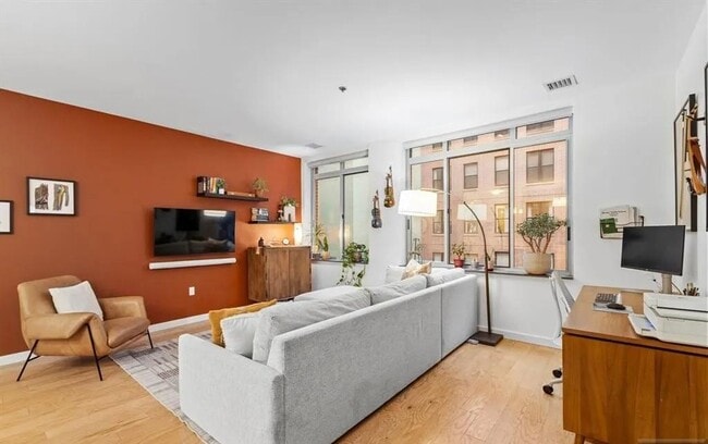 Photo - 25 McWilliams Pl