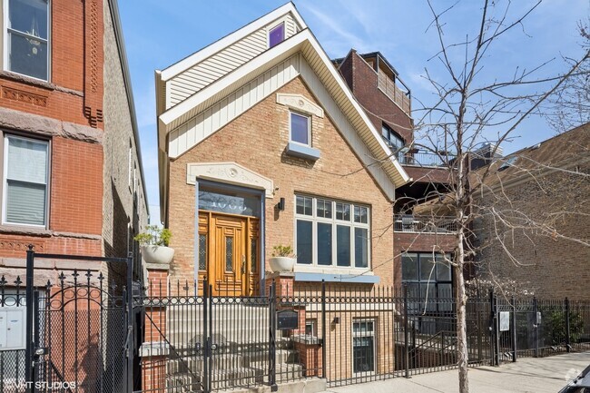 Building Photo - 1065 N Marshfield Ave Unit 2 Rental