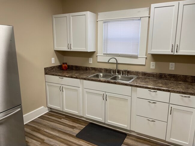 Numerosos gabinetes de cocina de alta gama - 1419 N Hamilton Ave Unidad 1