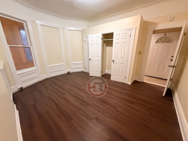 Photo - 853 Van Nest Ave