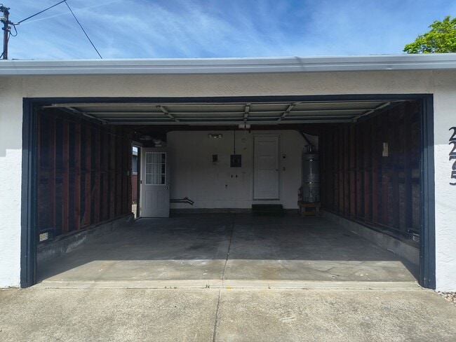 Photo - 3BED/2BATH Single Family Home Located in Desirable San Pablo, Ca. With Beautiful Ocean Front View!!