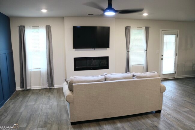 Photo - 204 River Meadow Dr