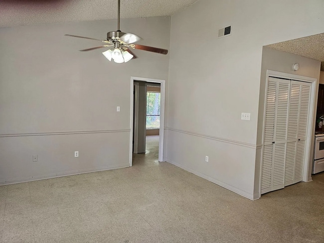 Photo - 44176 Simpson Pl Unit B