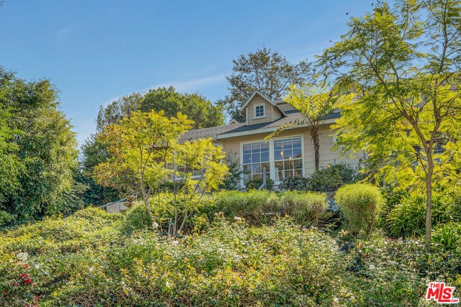 3331 Bennett Dr