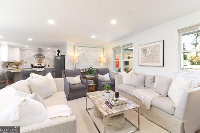 Photo - 1092 West Lake Dr