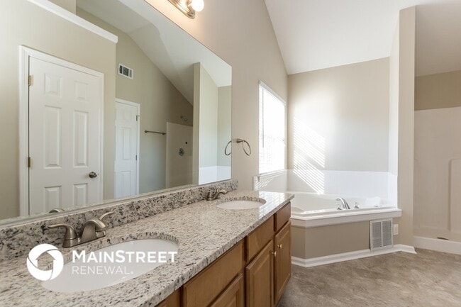 Photo - 6021 Birdseye Tr