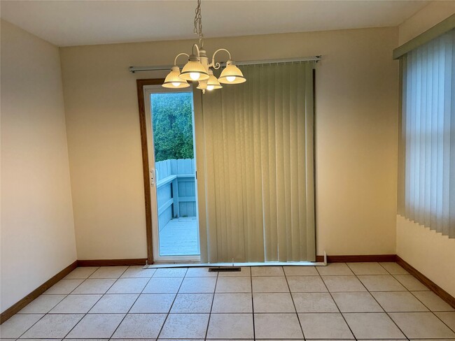 Photo - 4032 Canterbury Dr