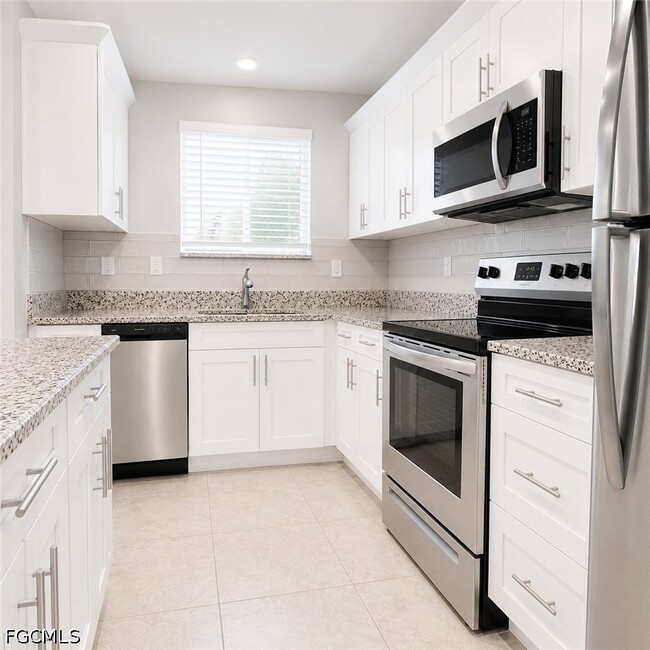Building Photo - 1625 SW 1st Ave Unit 101