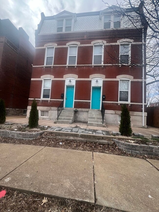 Building Photo - 3131-3133-3133 California Ave Unit 3133