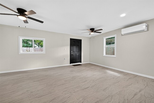 Photo - 23130 Bayleaf Dr