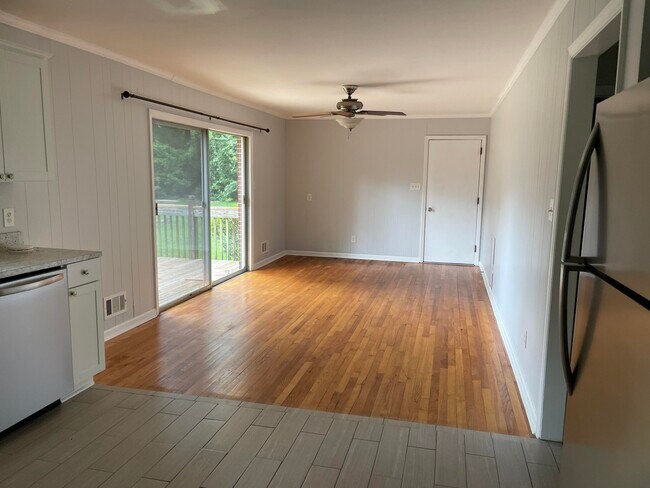Photo - 1115 Williams Dr