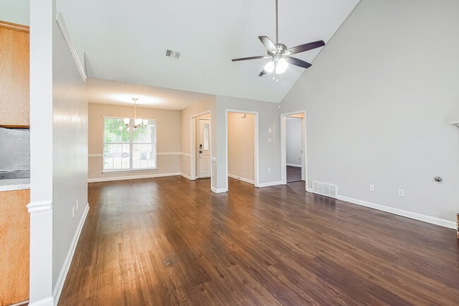 Photo - 1865 Winners Cir N