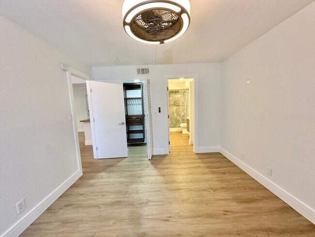 Photo - 470 NW 20th St Unidad 212