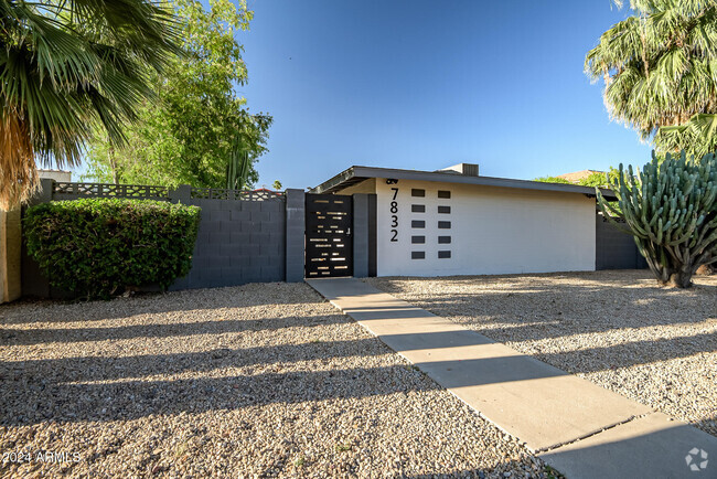 Building Photo - 7832 E Heatherbrae Ave Rental