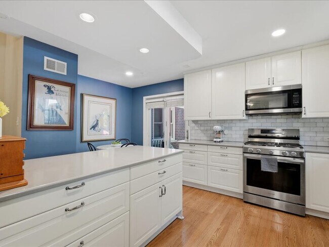 Photo - 3311 N Racine Ave