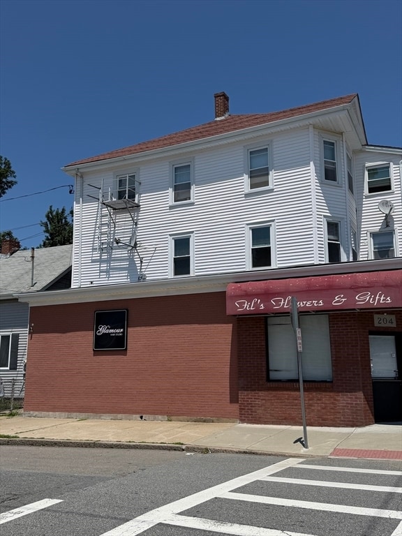 Photo - 210 Robeson St Unit 2