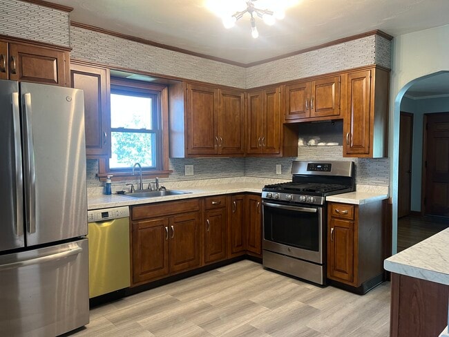 Photo - 2812 Midland Dr