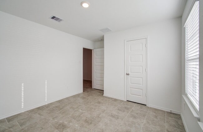Photo - 7527 Cynomys Ct