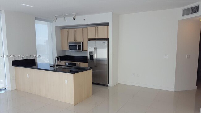 Photo - 79 SW 12th St Unidad 1506-S