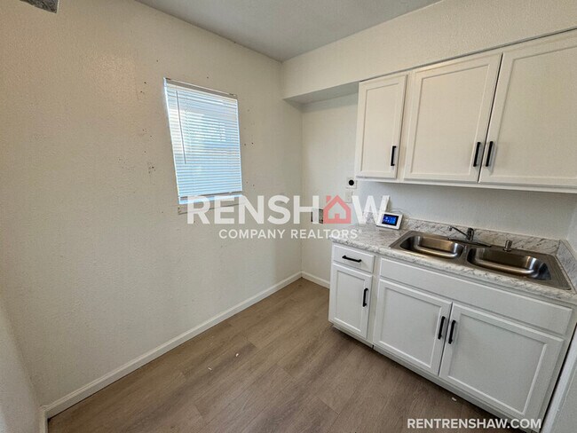 Photo - 285 Lucy Ave