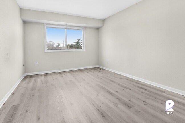 Photo - 6417 Hil-Mar Dr Unit 402