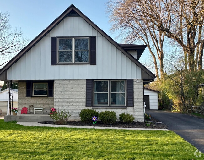 Building Photo - 12304 W Cathedral Ave Rental