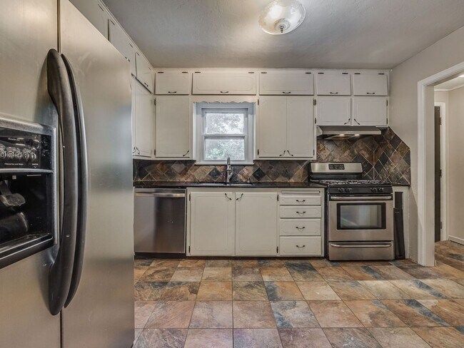 Photo - Super cute 3 bedroom bungalow