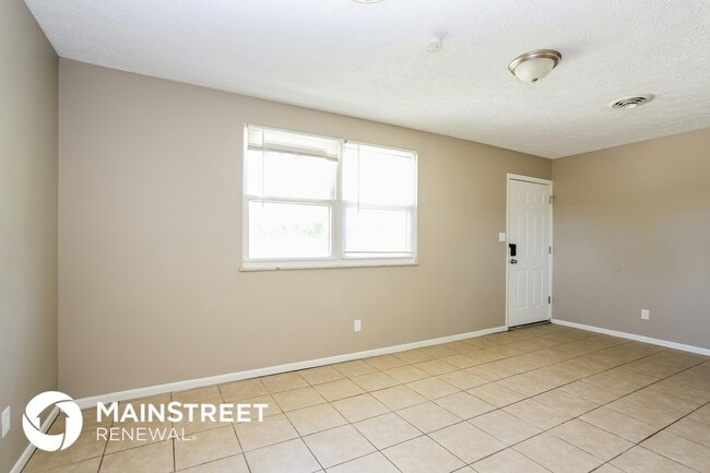 Photo - 1305 Coburg Rd