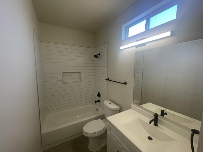 Photo - 1523 E Cambridge Ave
