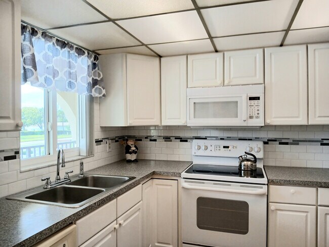 Photo - 201 St Lucie Ln Unidad 808