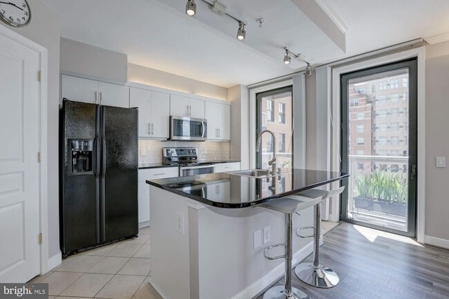 Photo - 616 E Street NW Unit 718 Unidad 718