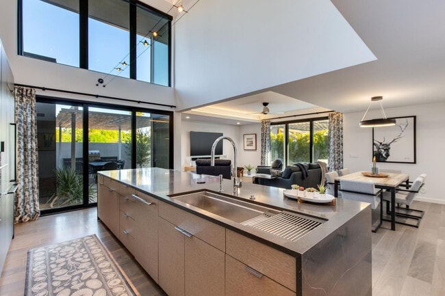 Photo - 1341 E Pomelo Grove Ln