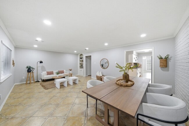 Building Photo - 14185 Misty Meadow Ln