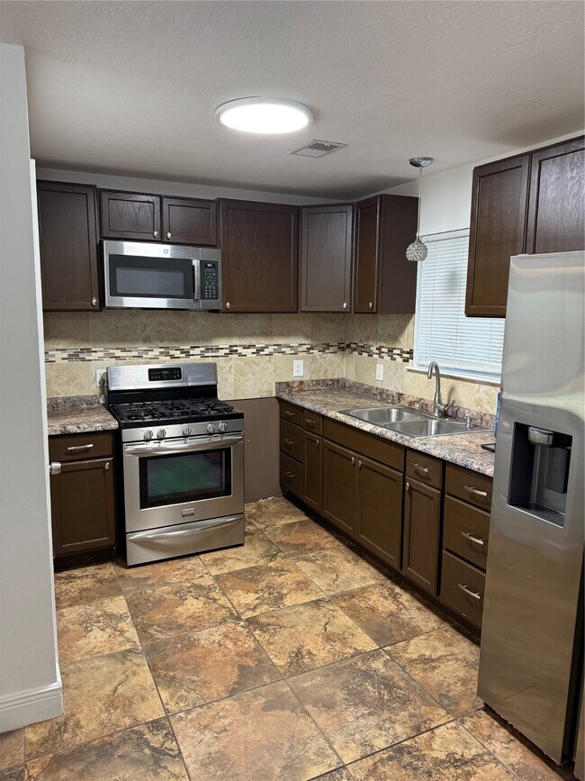 Photo - 919 Lovett St