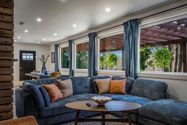 Photo - 10 Penny Ave Unit SI ID1474772P