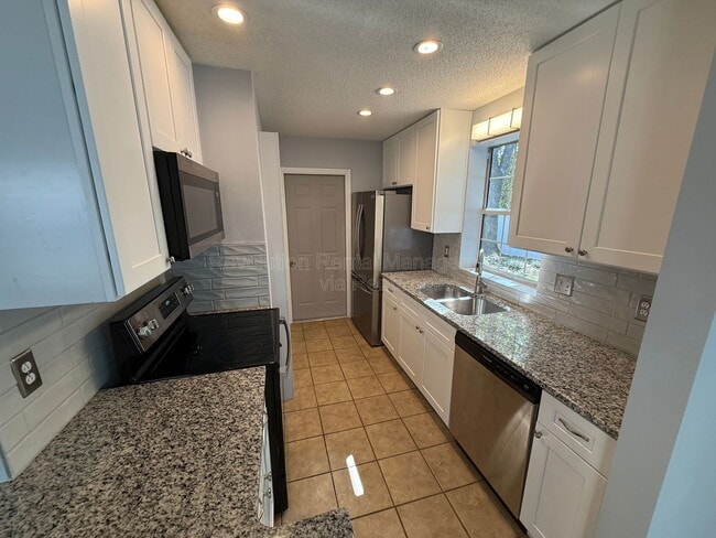 Photo - 104 S Fairfield Dr
