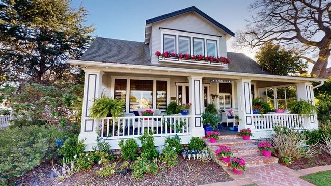 Building Photo - A Timeless Coronado Beach Cottage