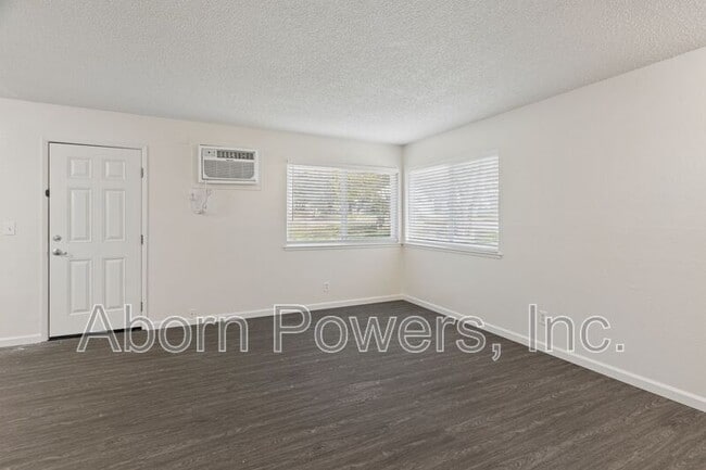 Photo - 2760 Coloma St