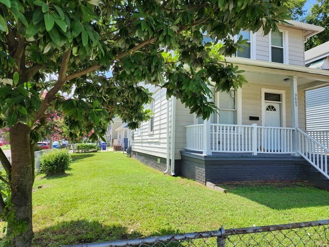 Photo - 3605 Killam Ave