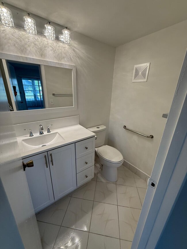 Photo - 360 Fanshaw I