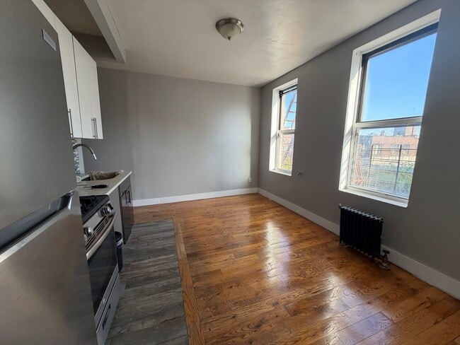 Photo - 295 E 149th St Unit 17