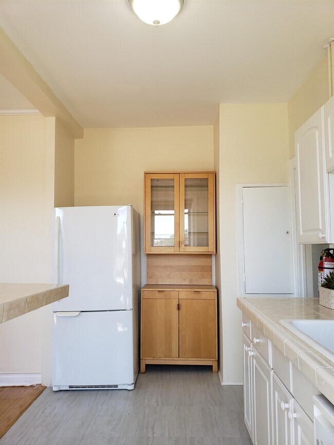 34 74th St Unidad D2