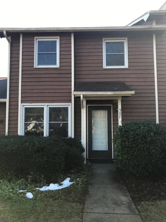 Photo - 507 Rock Cliff Ct Townhome