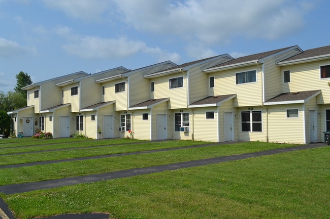 Albert Carriere Apartments - Albert Carriere Apartments