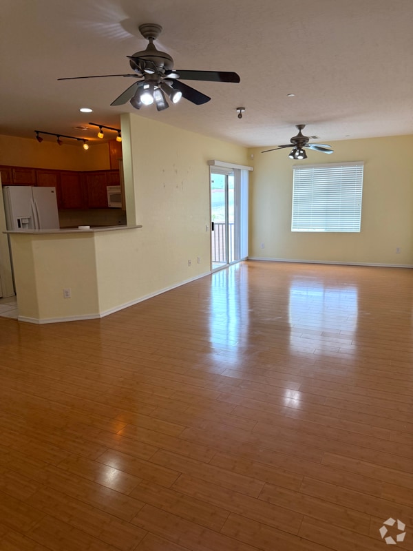 Building Photo - 6868 Sky Pointe Dr Rental
