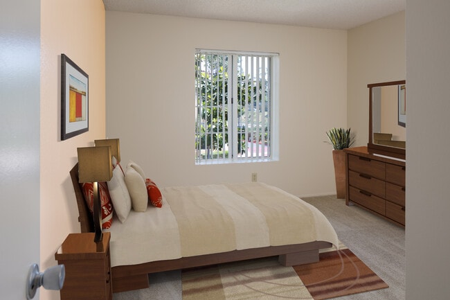 Dormitorio con alfombra - eaves La Mesa