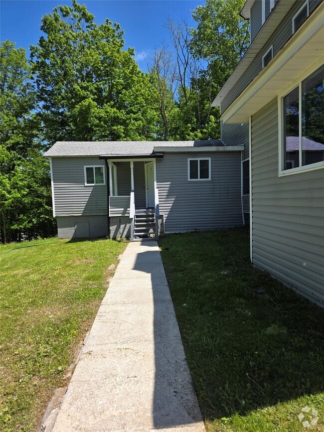 Building Photo - 14 Orange Ln Unit 4 Rental